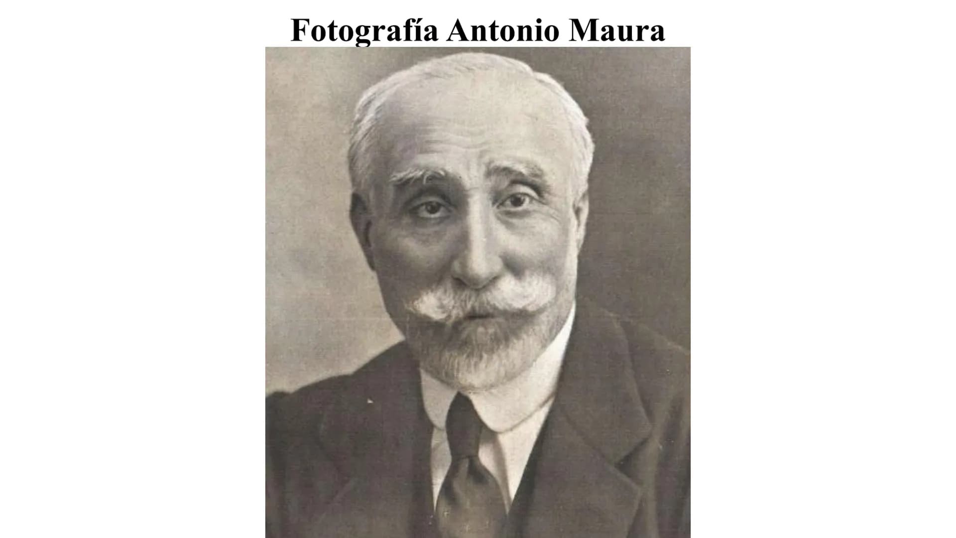 FUENTES
HISTÓRICAS 2º
BACHILLERATO:
BLOQUE 9 Cómo analizar y comentar una imágen:
1. CLASIFICACIÓN DE LA FUENTE:
Tipo de imágen: fotografía,