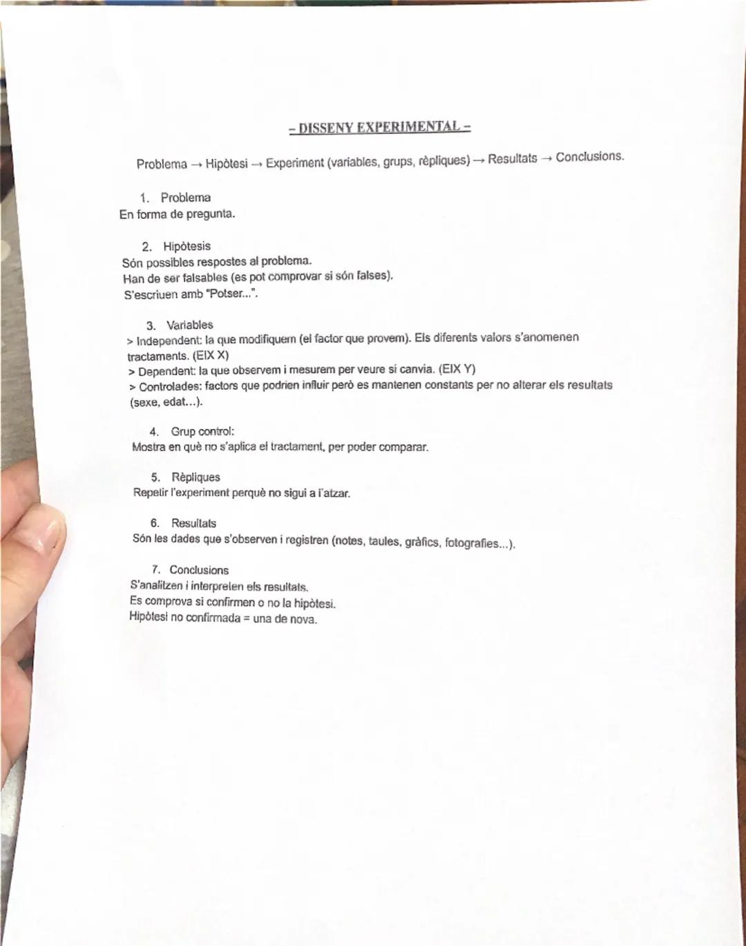 # 1: LA BIOLOGIA I ELS ÉSSERS VIUS

Els organismes vius fan les 3 funcions vitals:
1.  Nutrició (alimentació, digestió, excreció, respiració