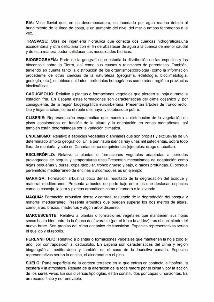 DEFINICIONES TEMA 0
PARALELOS: Circunferencia imaginaria paralela al Ecuador cuyo perímetro se reduce
hacia los polos. Son la referencia par