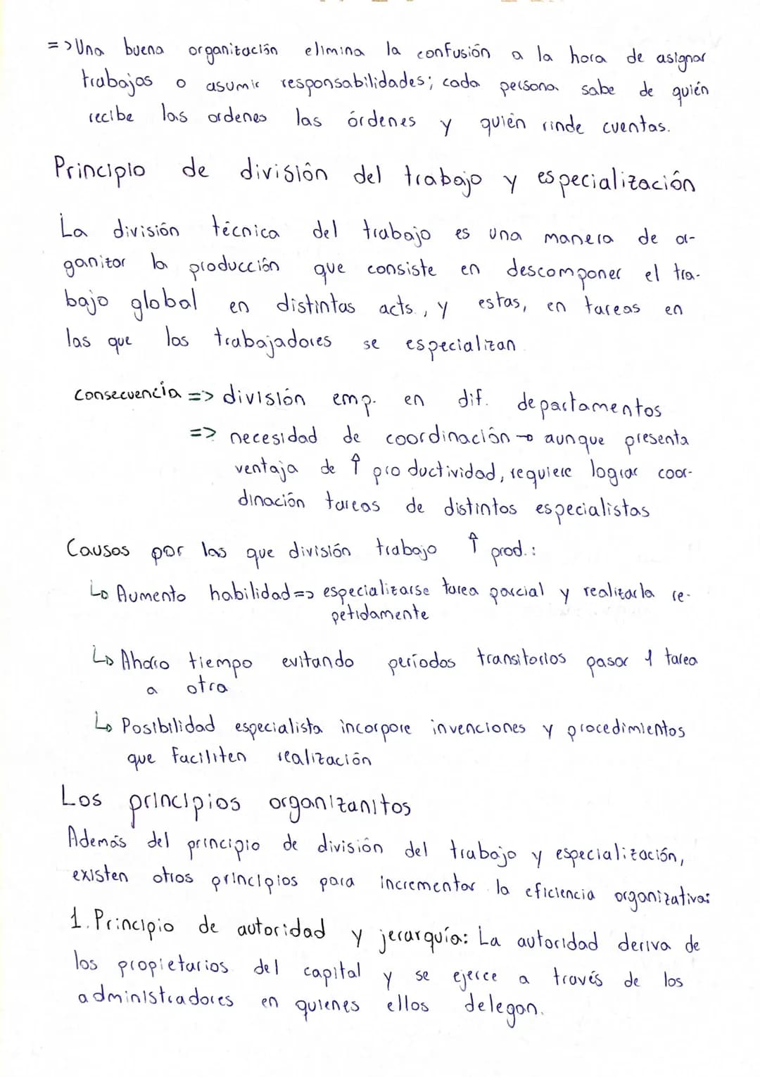 
<p>En una empresa, la alta dirección que es el nivel estratégico, se encarga de fijar los objetivos estratégicos de la empresa y asegurarse