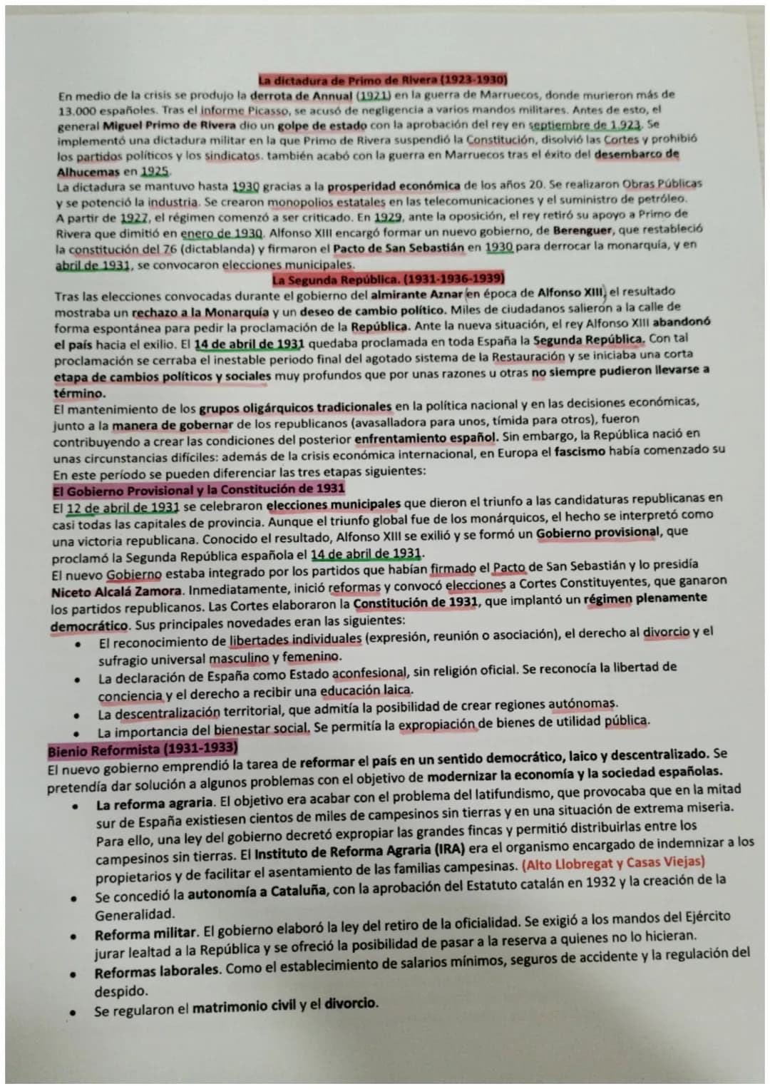 La dictadura de Primo de Rivera (1923-1930)
En medio de la crisis se produjo la derrota de Annual (1921) en la guerra de Marruecos, donde mu