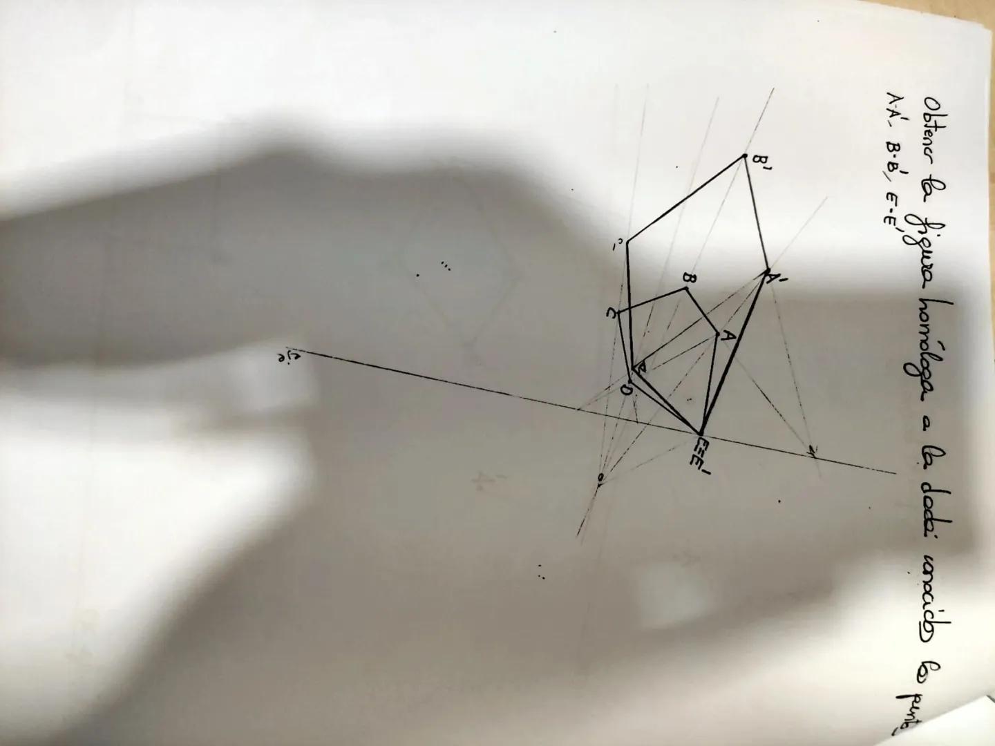 Homología y Difinidad.

Homologia:
Das figuras planas son homográficas cuando se conceponden punto.
punb y recla
le corresponden un punto y 