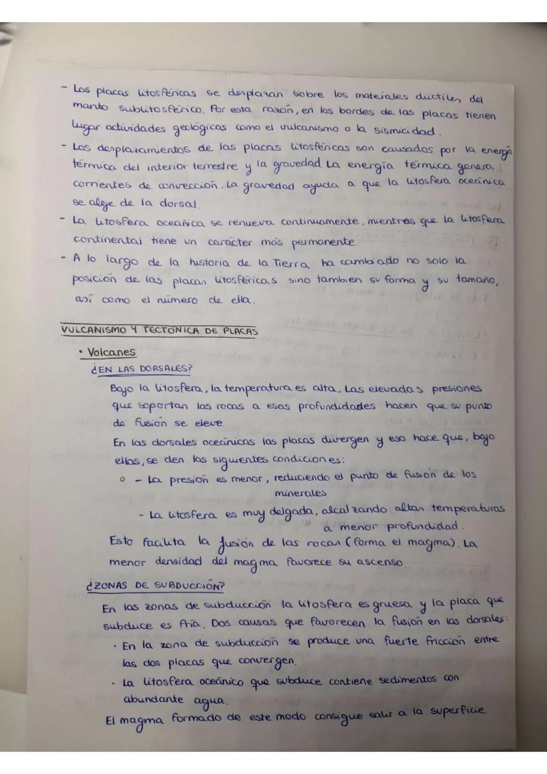 TEMA 7
La tectonica
de placas
nacido en
La litosfera oceánico se crea en las dorsales,
lados. Toda litosfera oceanica ha
las zonas de subduc
