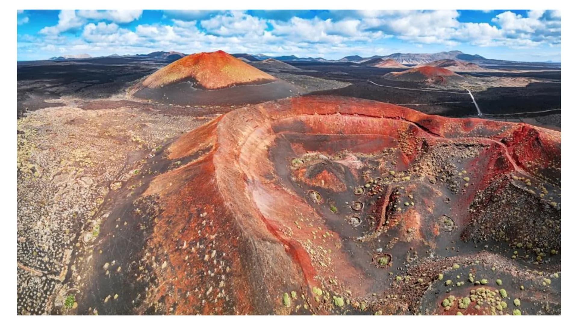 # PROCESOS
# GEOLÓGICOS EXTERNOS - Las capas fluidas de la Tierra
- La meteorización
- El suelo, soporte de la vida
- Erosión, transporte y