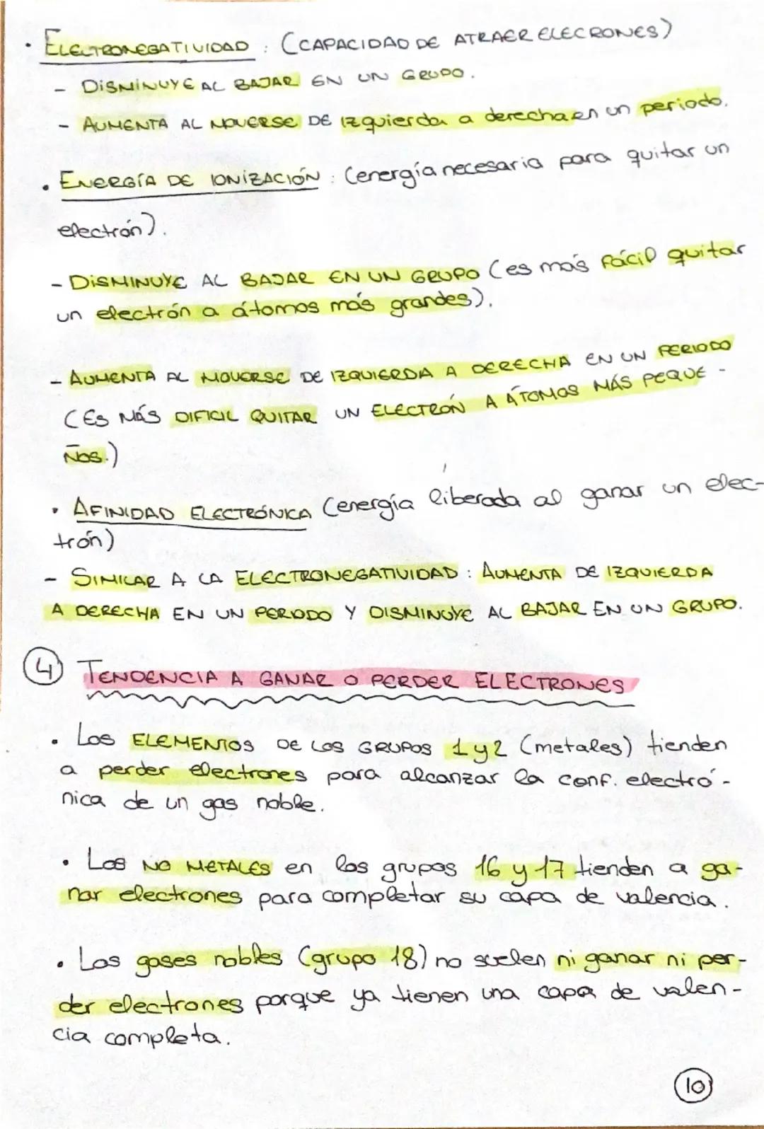 PARTÍCULAS QUE FORMAN EL ÁTOMO
Los ATOMOS ESTÁN HECHOS DE PARTÍCULAS MÁS PEQUEÑAS:
PROTONES: SON POSITIVOS (+) Y ESTÁN EN EL CENTRO DEL
NÚCL
