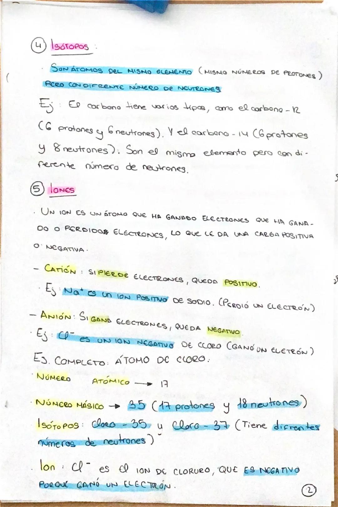 PARTÍCULAS QUE FORMAN EL ÁTOMO
Los ATOMOS ESTÁN HECHOS DE PARTÍCULAS MÁS PEQUEÑAS:
PROTONES: SON POSITIVOS (+) Y ESTÁN EN EL CENTRO DEL
NÚCL